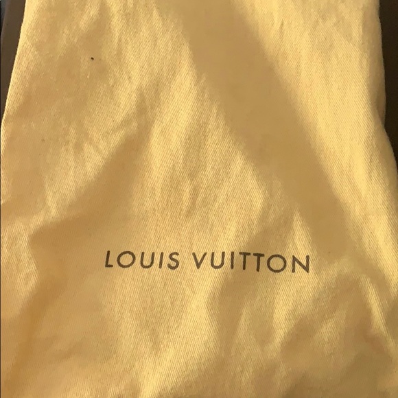 Men’s Louis Vuitton shoes - Picture 2 of 6